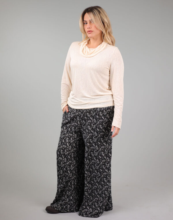 מכנסים מתרחבים