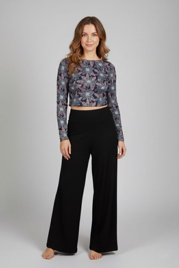 חולצת בטן מודפסת